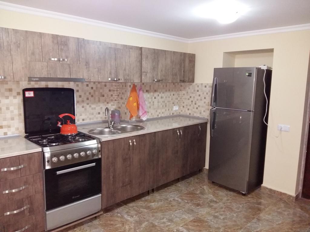 Гостевой дом Панда Кутаиси Экстерьер фото